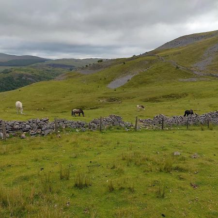 Pentre Riding Stables Hotell Abercraf Exteriör bild