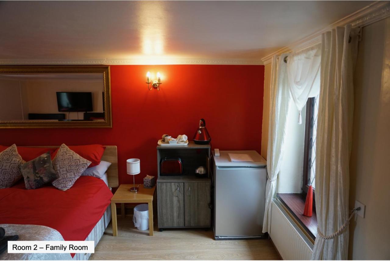 Pentre Riding Stables Hotell Abercraf Exteriör bild