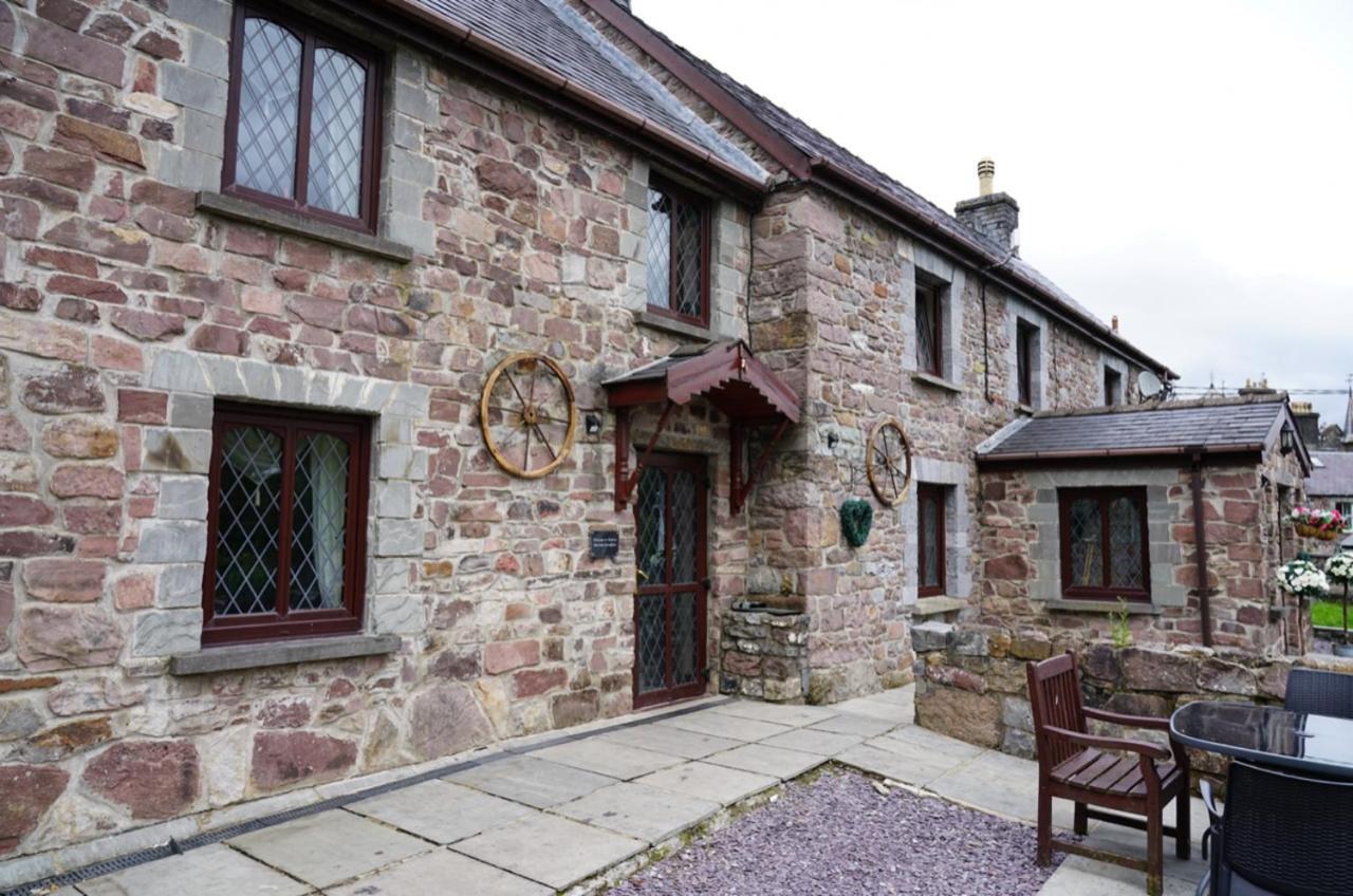 Pentre Riding Stables Hotell Abercraf Exteriör bild