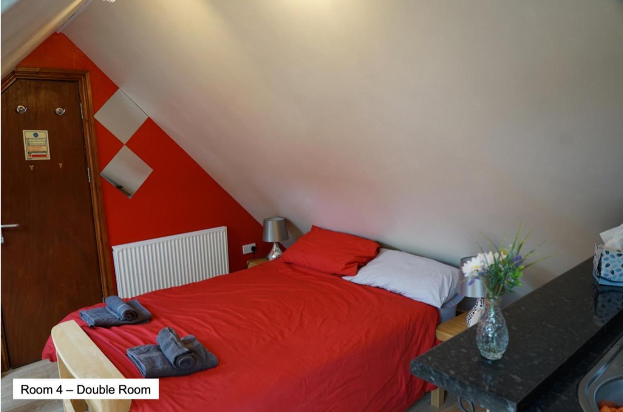 Pentre Riding Stables Hotell Abercraf Exteriör bild