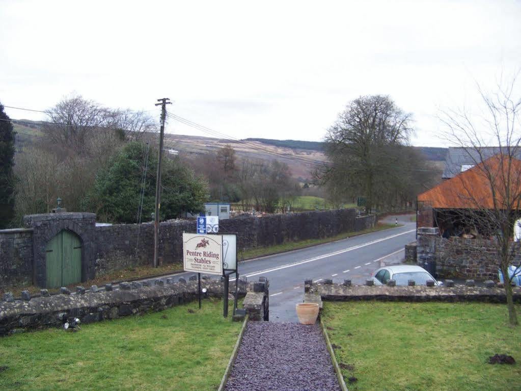Pentre Riding Stables Hotell Abercraf Exteriör bild
